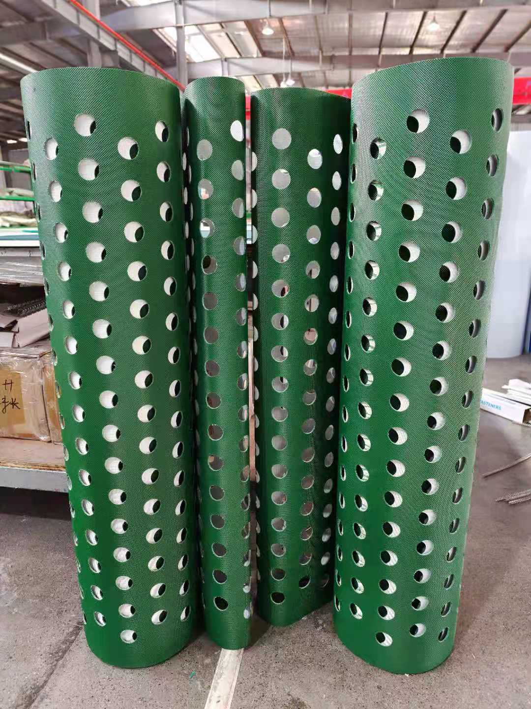 输送带打孔有什么作用，米欧制带小编告诉您